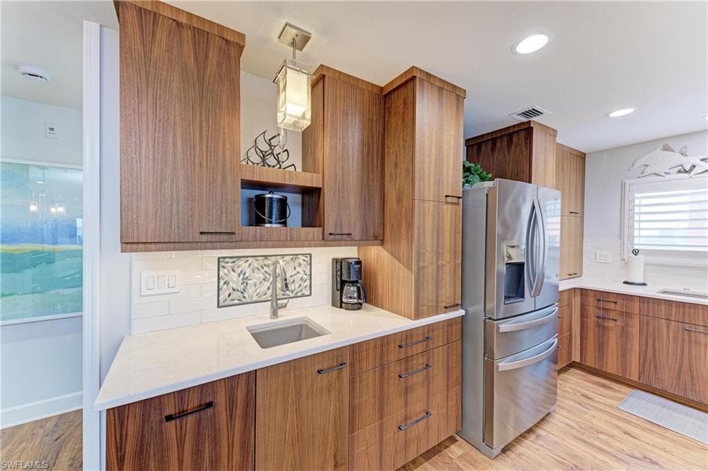 14813 Laguna DR 401-11