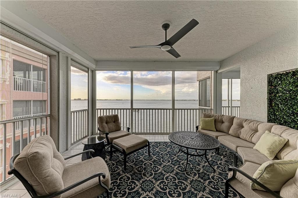 14813 Laguna DR 401-25