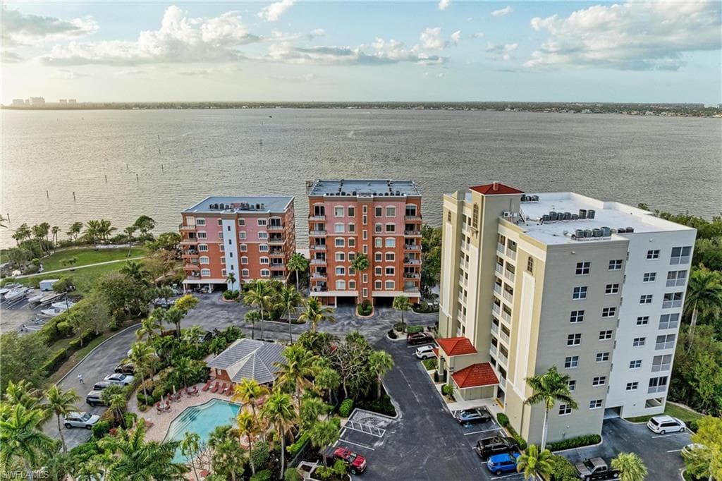 14813 Laguna DR 401-2