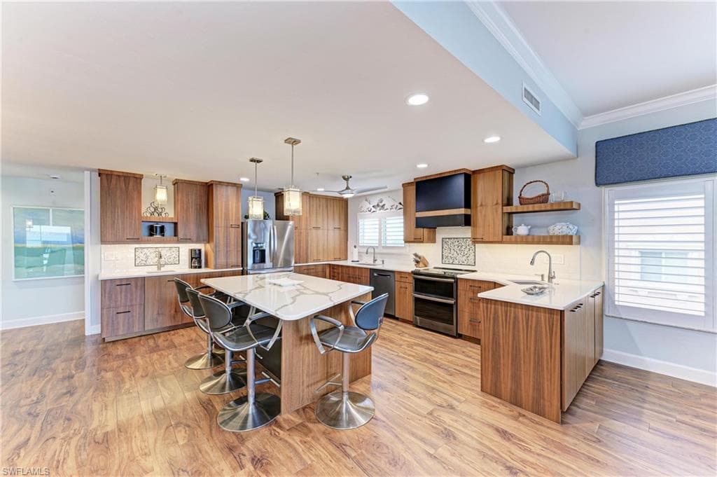 14813 Laguna DR 401-9
