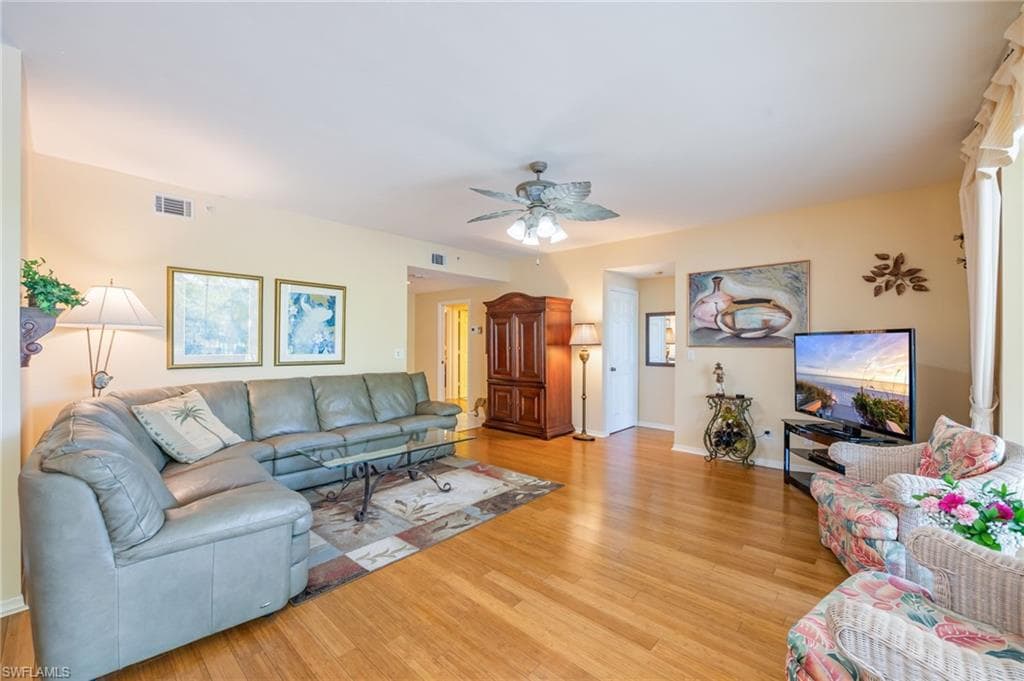 760 Waterford DR 203-2