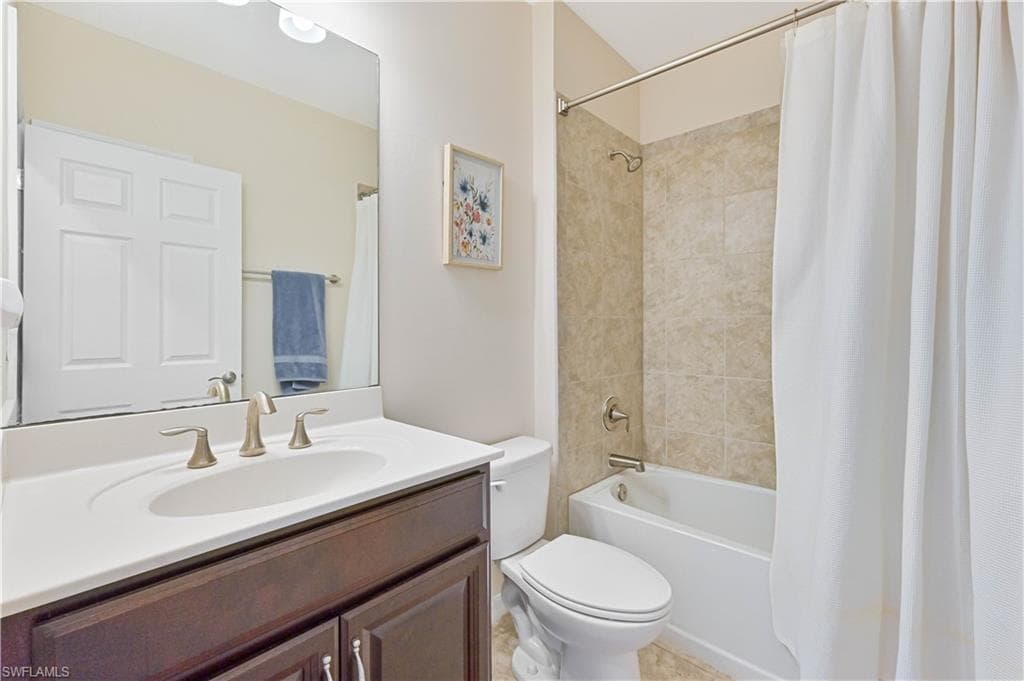 3275 Birchin LN-26