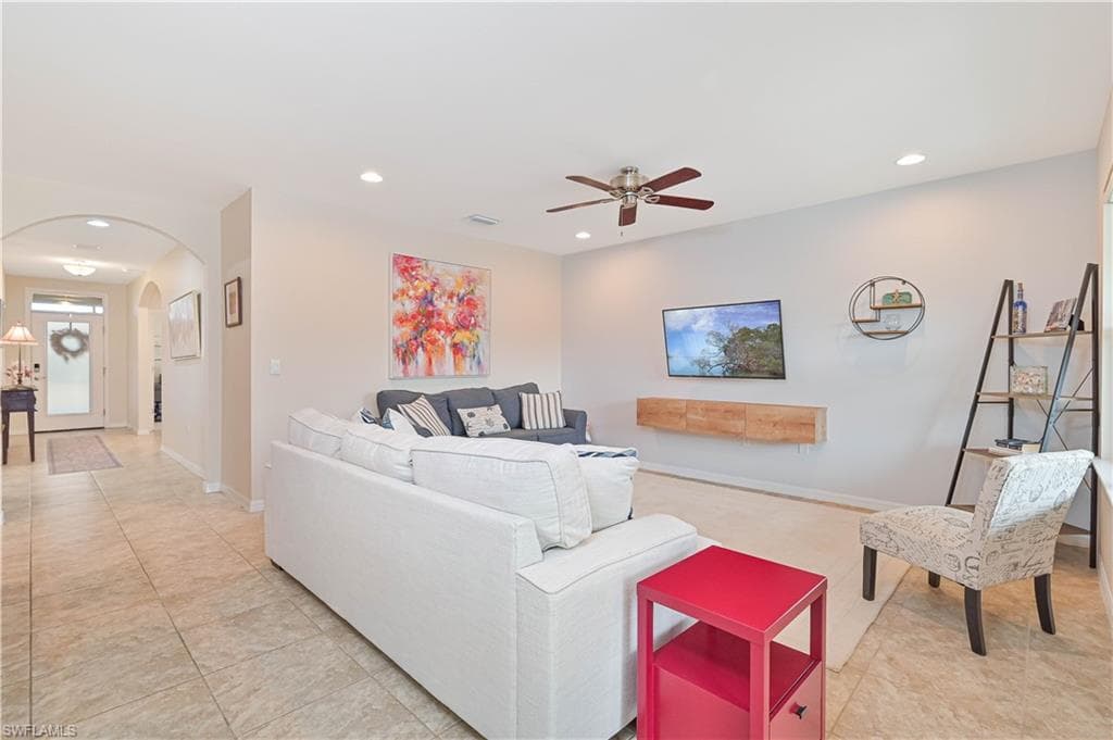3275 Birchin LN-12