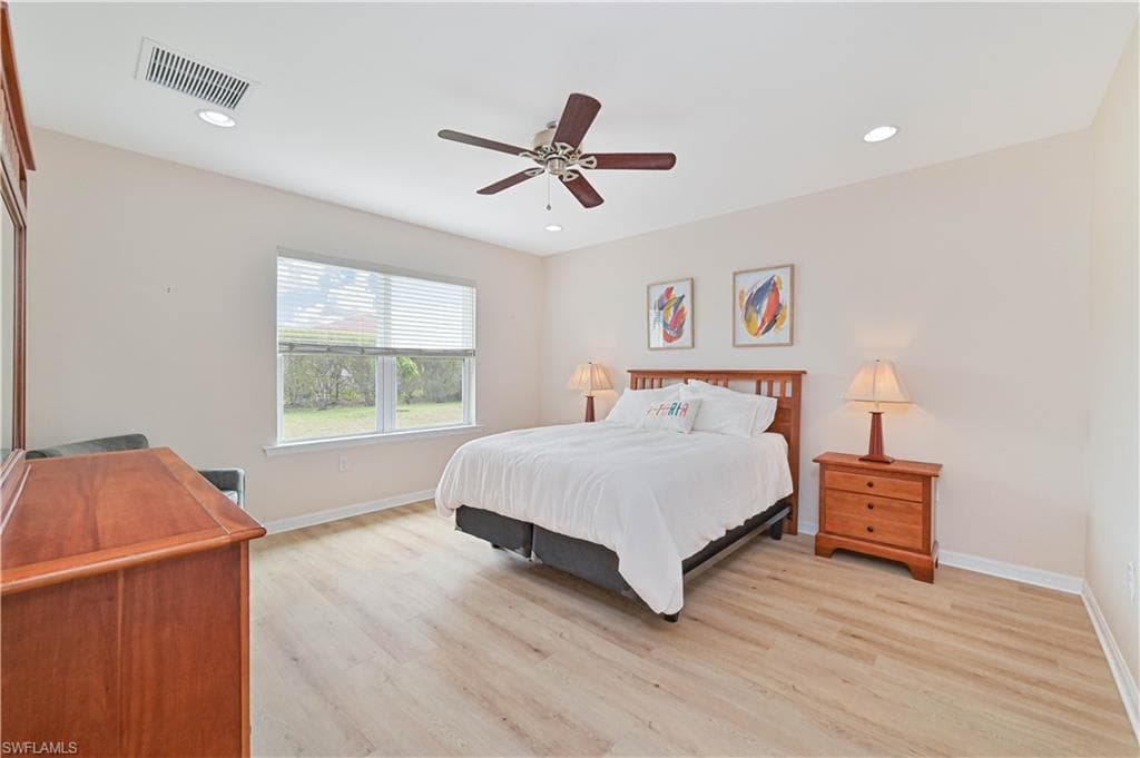 3275 Birchin LN-16