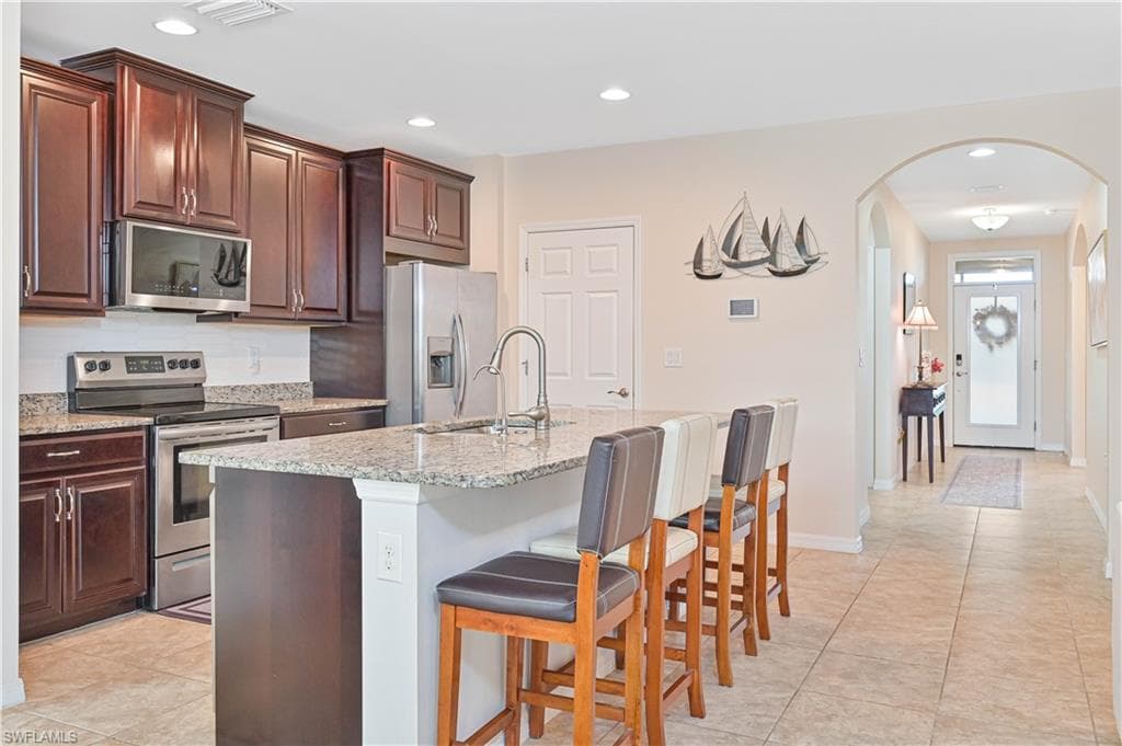 3275 Birchin LN-11