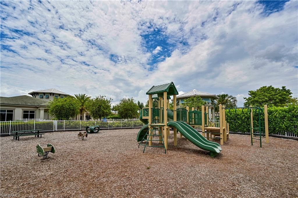 3275 Birchin LN-35
