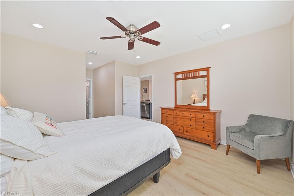 3275 Birchin LN-17