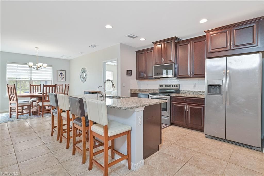 3275 Birchin LN-7