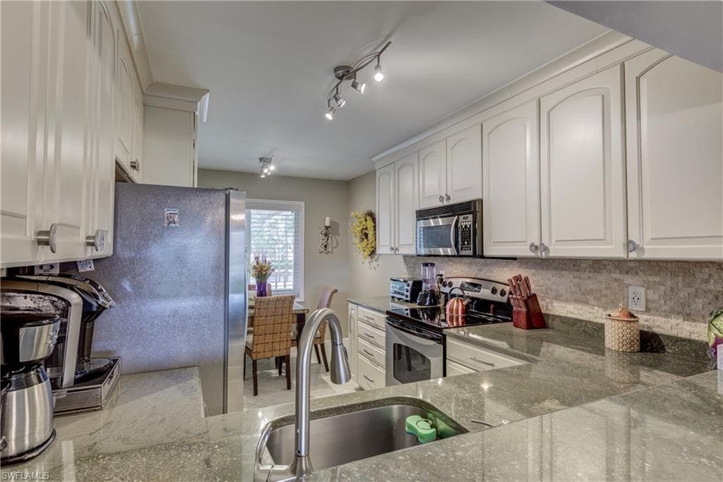 760 Augusta BLVD D204-4