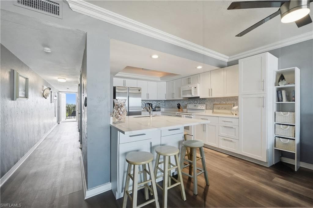 25810 Hickory BLVD 208-11
