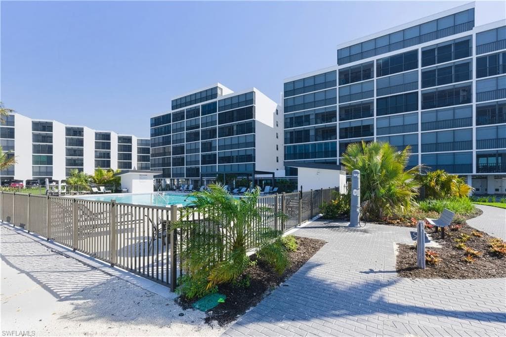 25810 Hickory BLVD 208-21