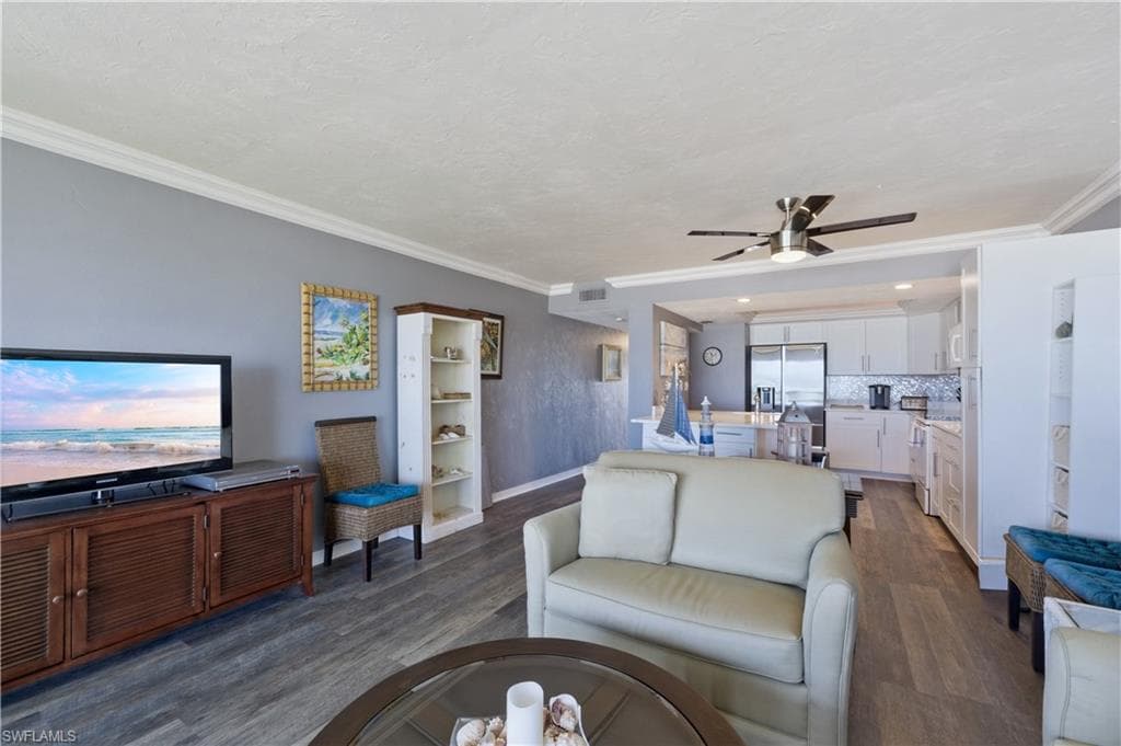25810 Hickory BLVD 208-6