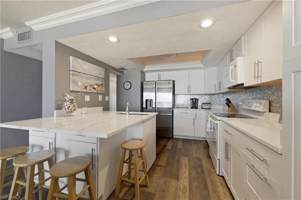 25810 Hickory BLVD 208-9
