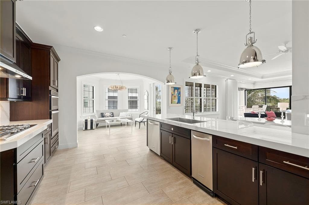 4731 Via Del Corso LN 202-3