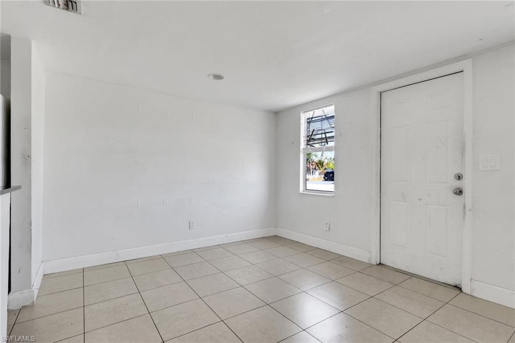 5326 Dixie DR-1