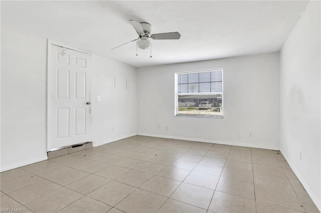 5326 Dixie DR-11