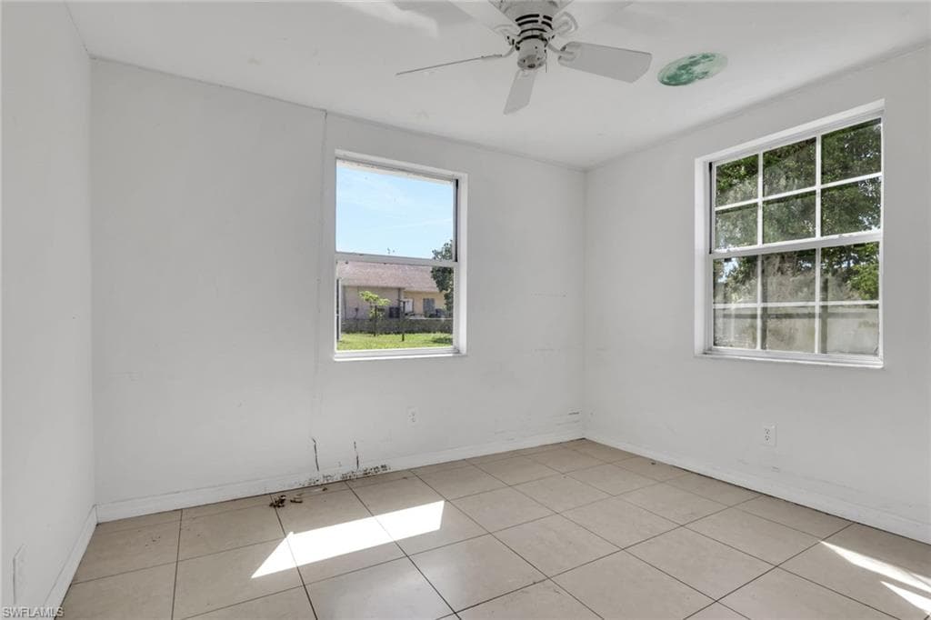 5326 Dixie DR-17