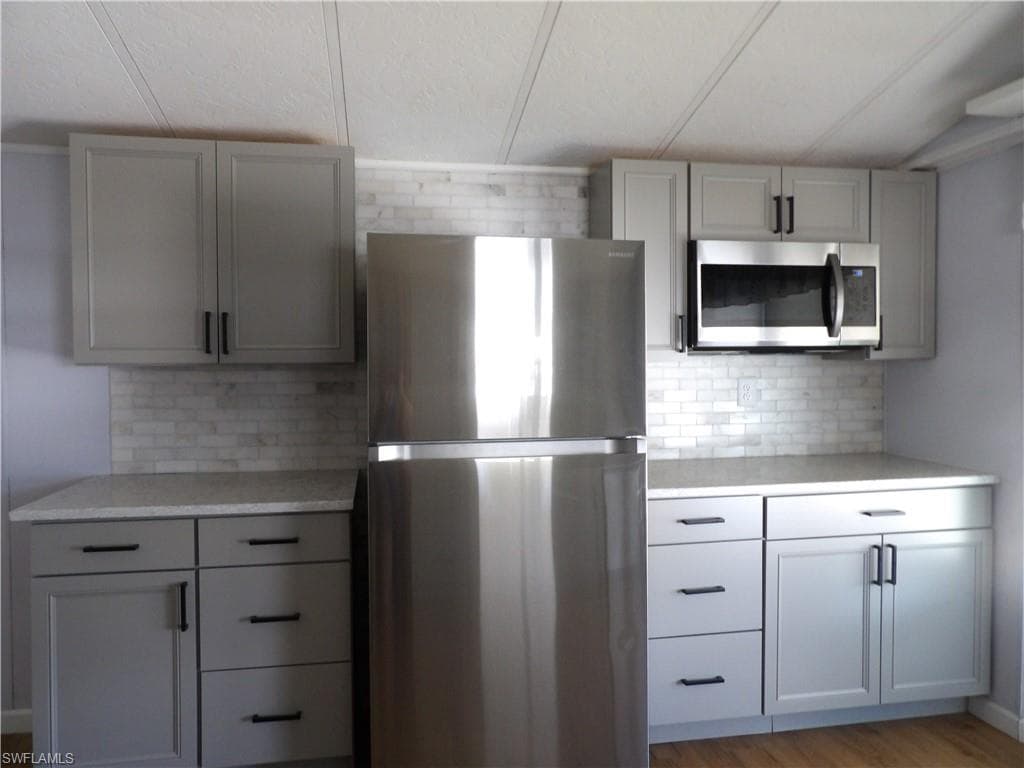 113 Lantern LN-6