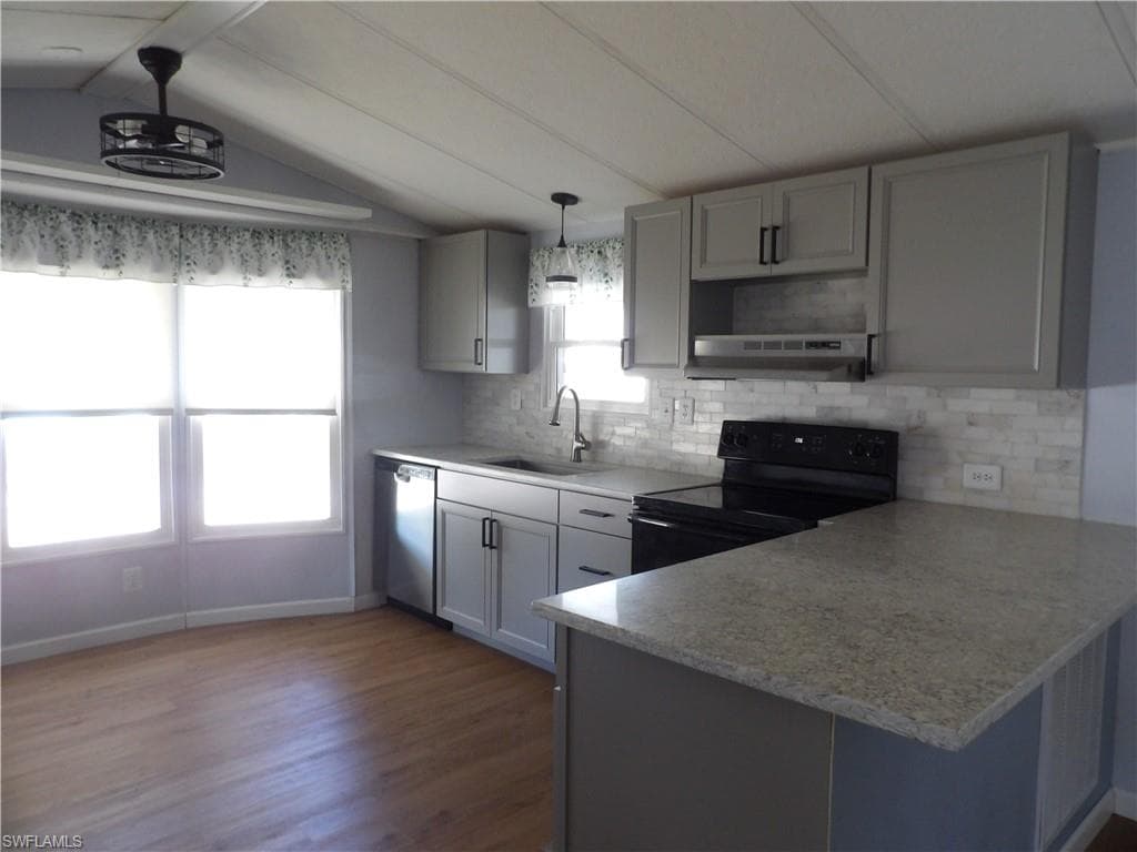 113 Lantern LN-4