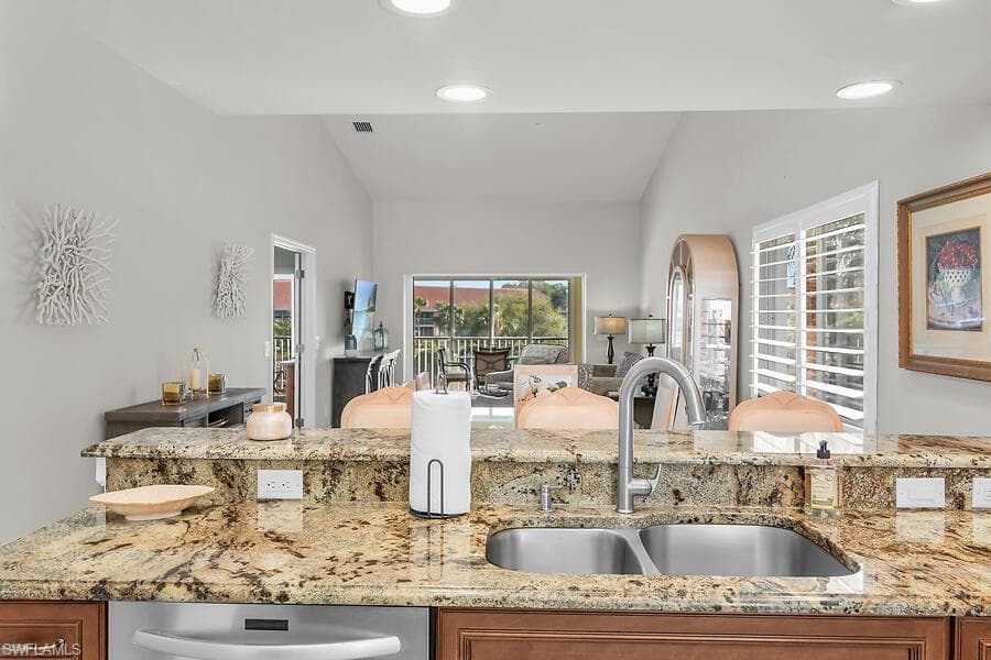 6730 Beach Resort DR 16-6