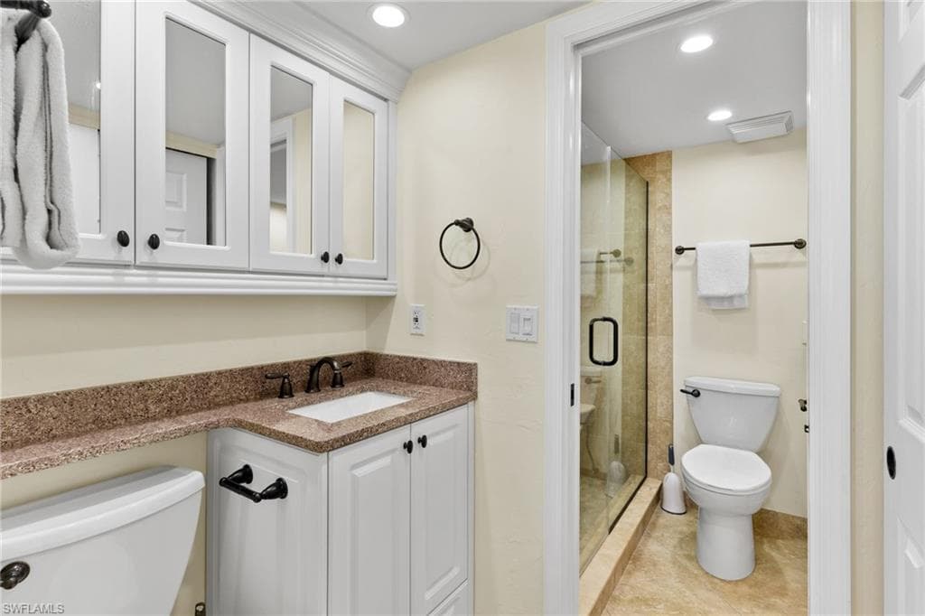 5000 ESTERO BLVD 305-21