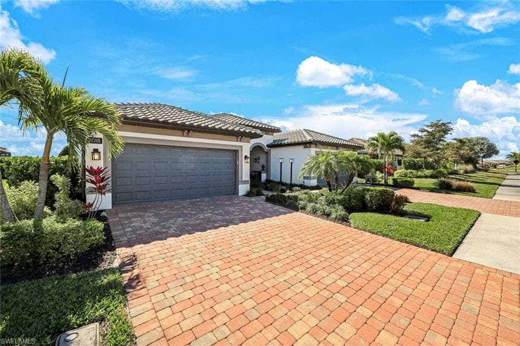 12201 Canal Grande DR-33