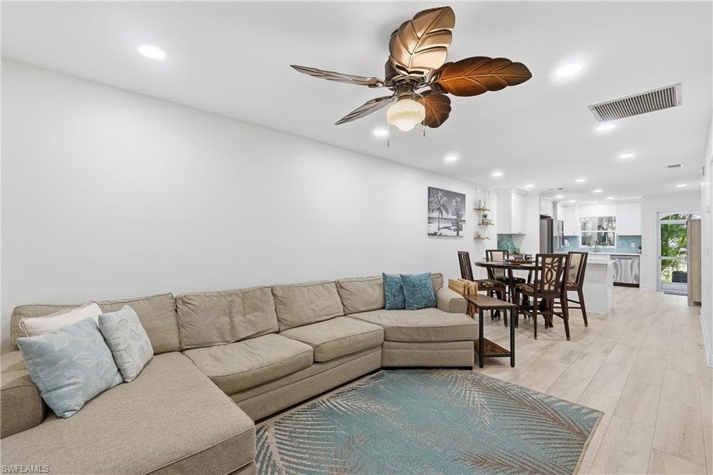 1220 SE 40th ST 8-16