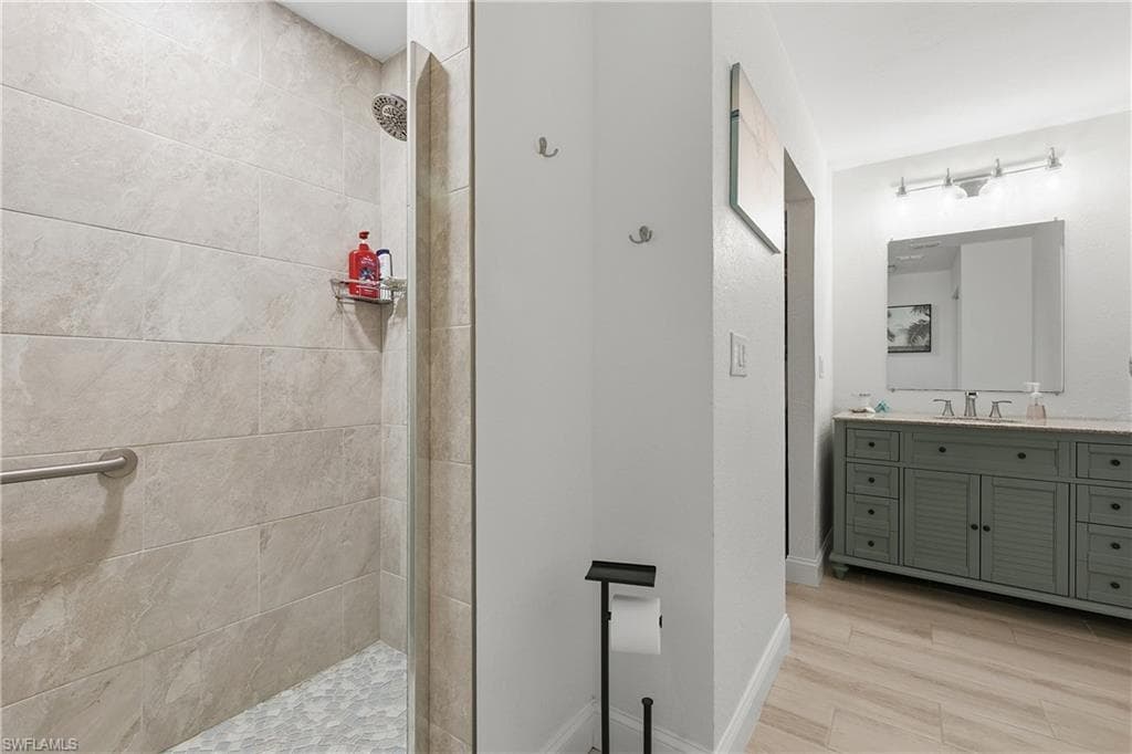 1220 SE 40th ST 8-14