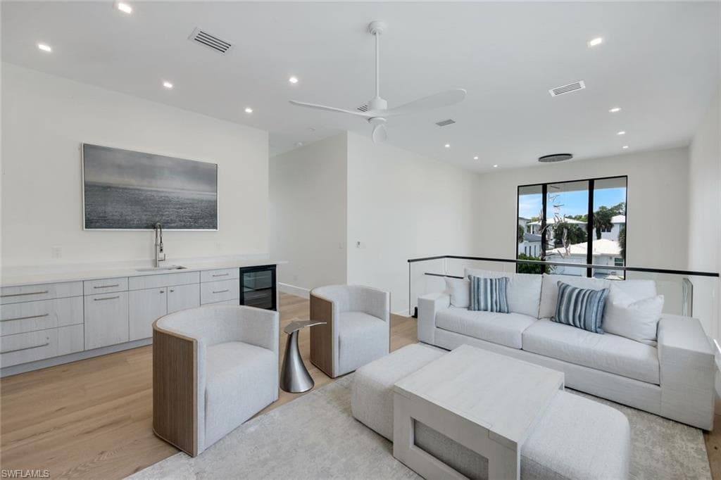 513 92nd AVE N-26