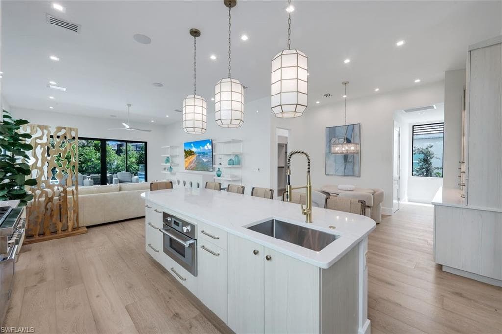 513 92nd AVE N-11