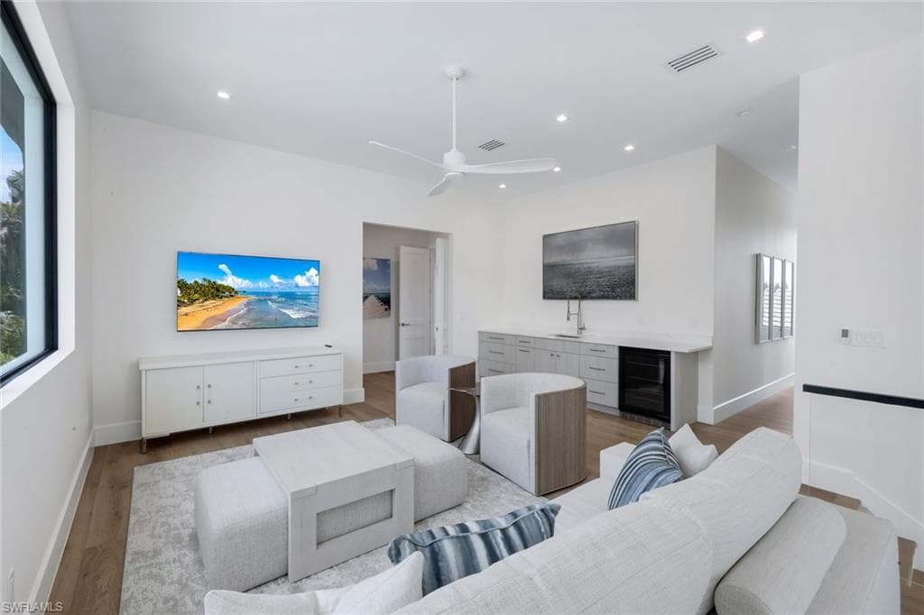 513 92nd AVE N-25