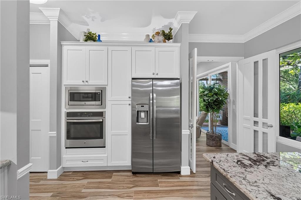 13672 Pine Villa LN-22