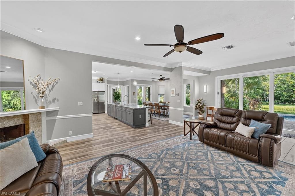 13672 Pine Villa LN-26