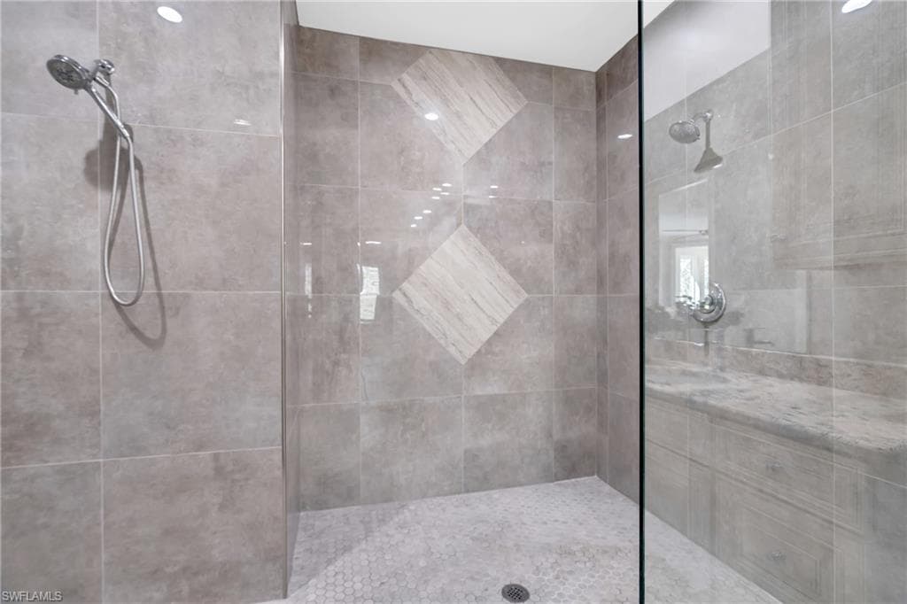 13672 Pine Villa LN-41