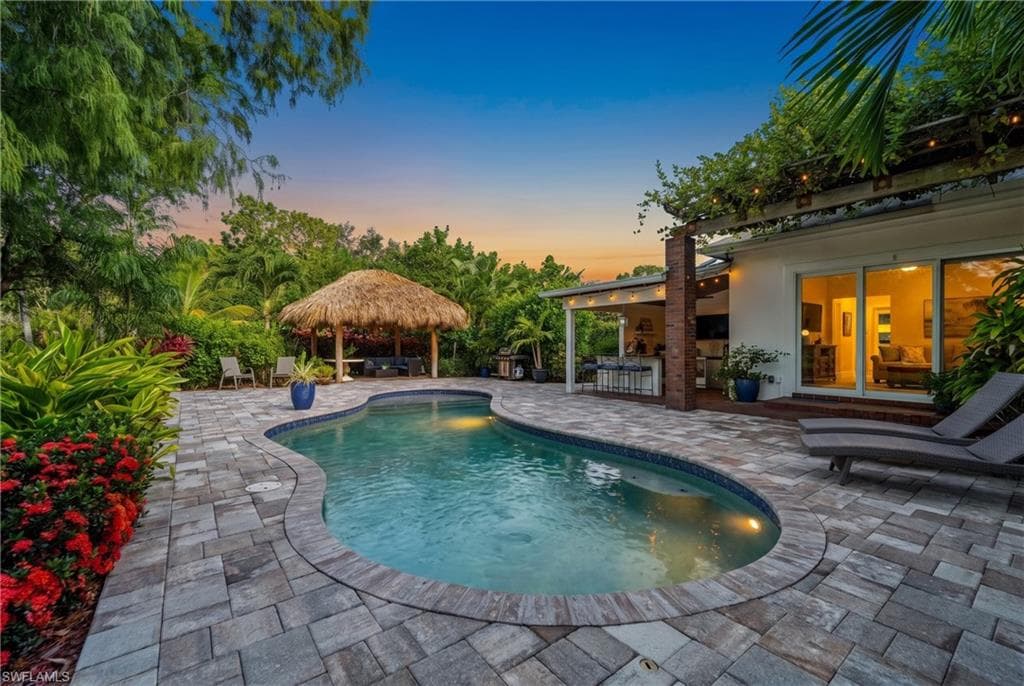 13672 Pine Villa LN-35