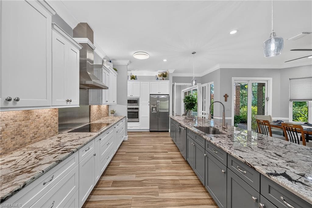 13672 Pine Villa LN-23