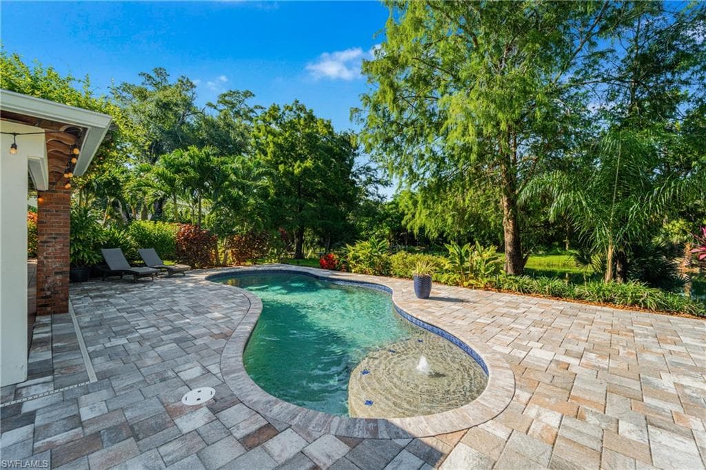13672 Pine Villa LN-30