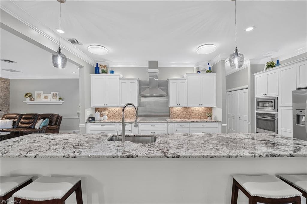 13672 Pine Villa LN-20