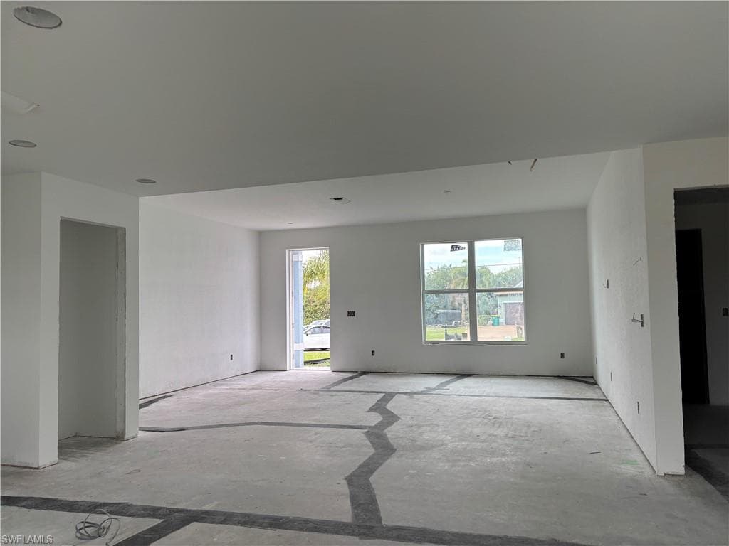 15256 Hennipen CIR-8