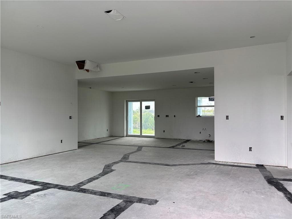 15256 Hennipen CIR-7