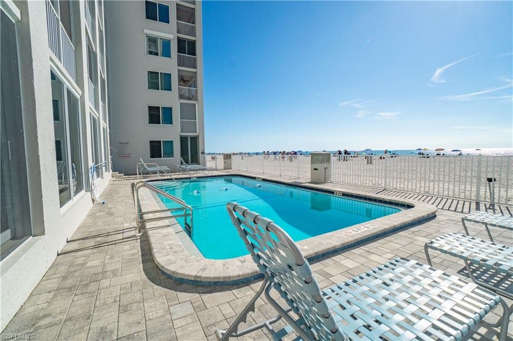 26000 Hickory BLVD 303-25