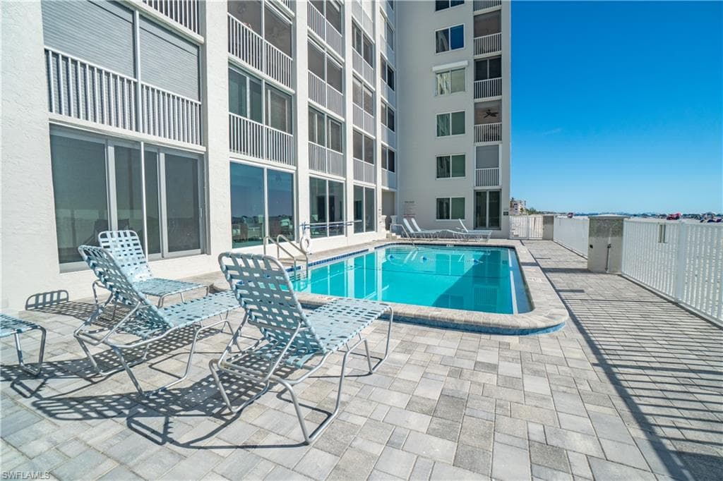 26000 Hickory BLVD 303-24
