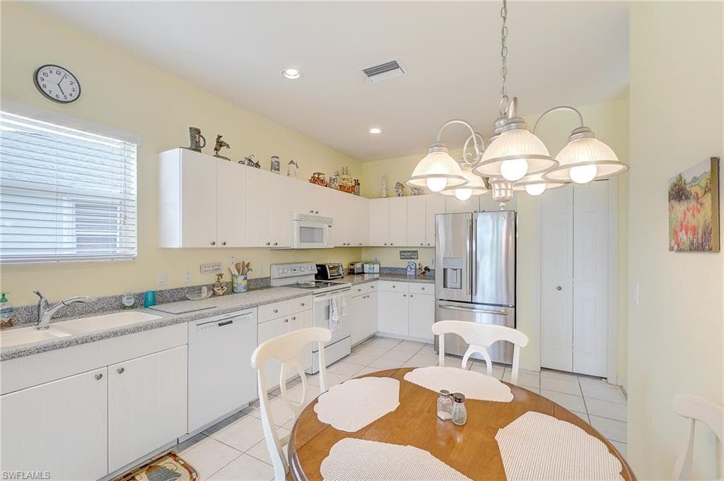 1813 Emerald Cove DR-8