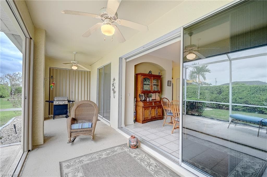 1813 Emerald Cove DR-32
