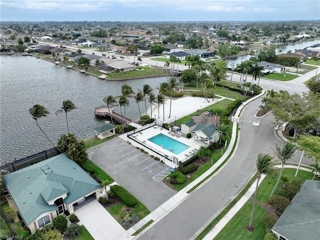 1813 Emerald Cove DR-40