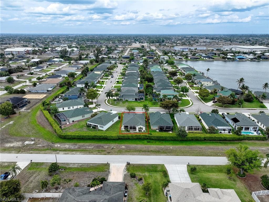 1813 Emerald Cove DR-44