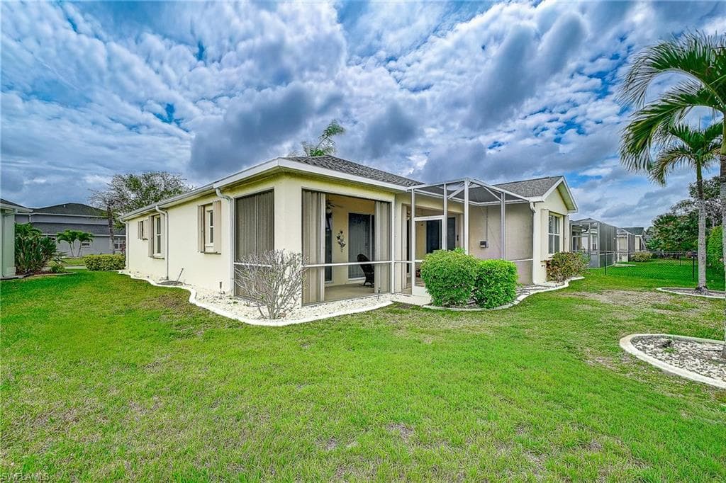1813 Emerald Cove DR-36
