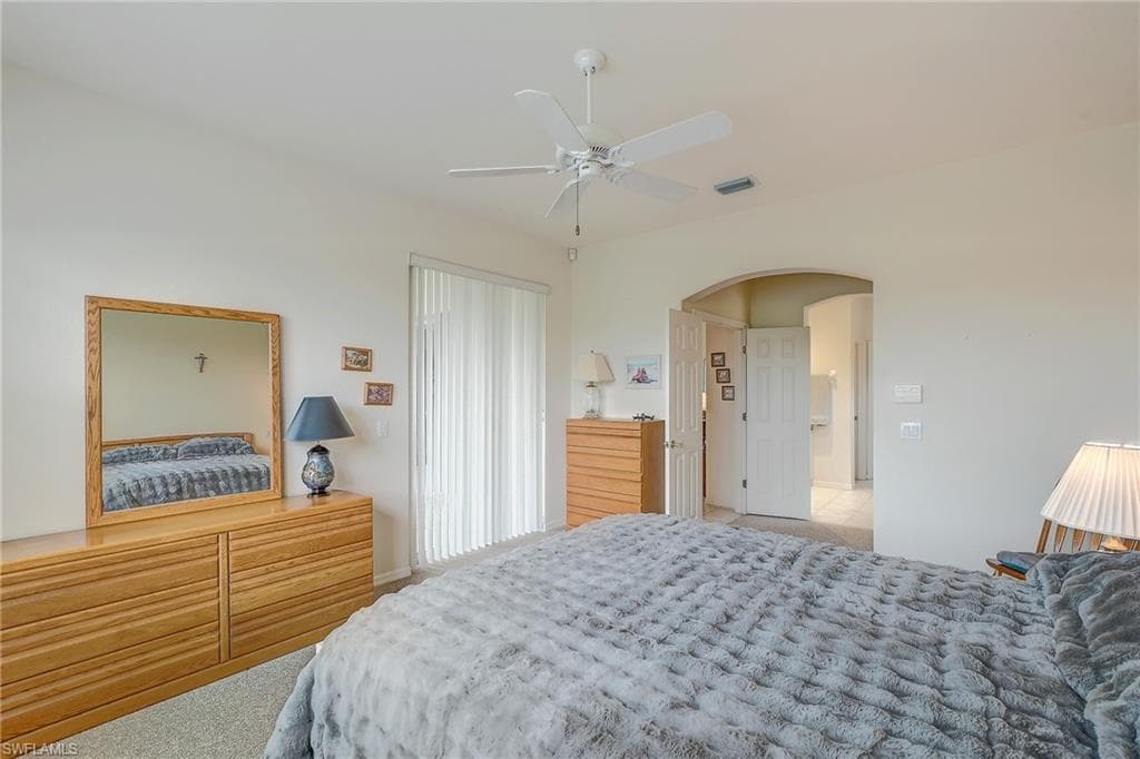 1813 Emerald Cove DR-18