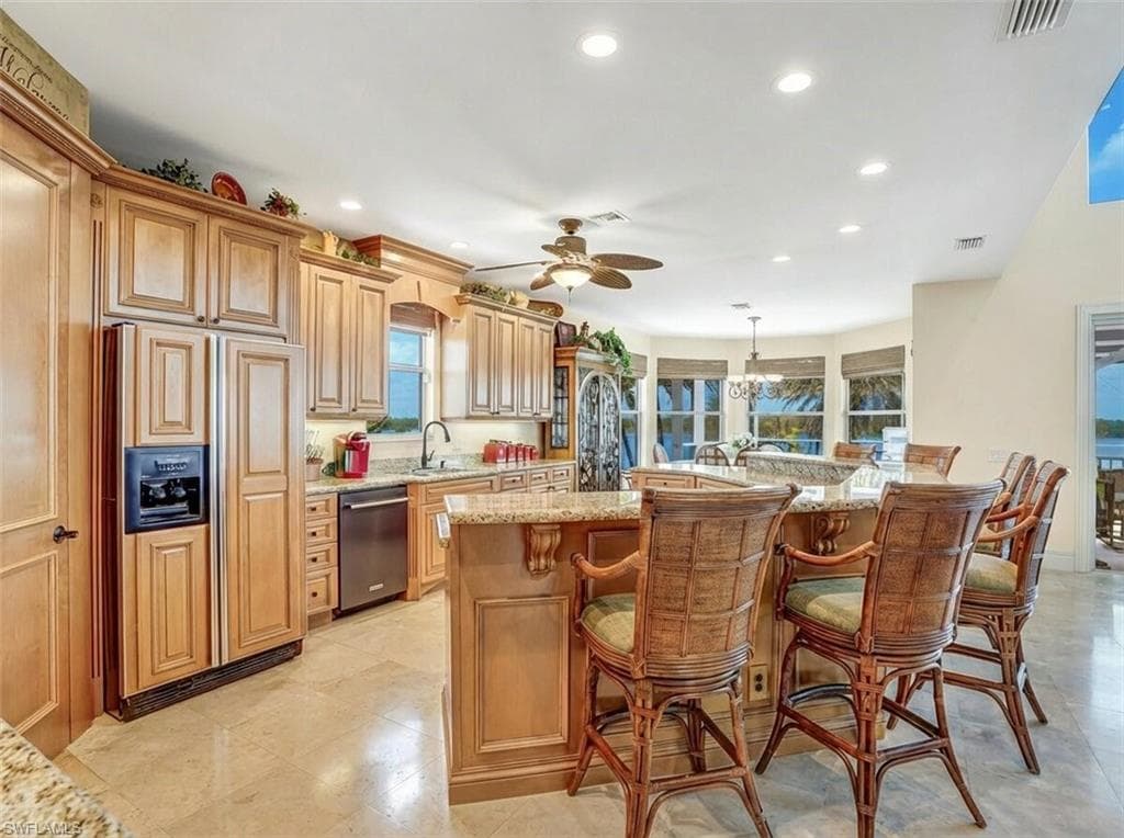 5640 Williams DR-17