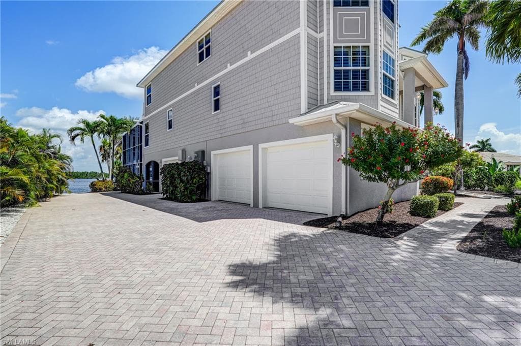 5640 Williams DR-49